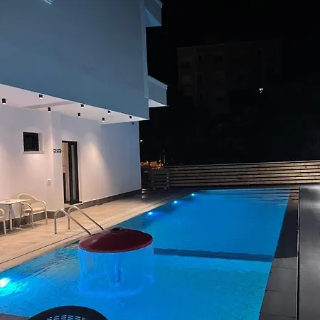 מלון Adria 4*