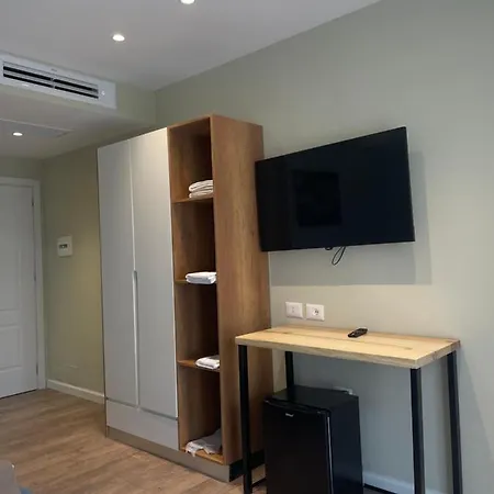 Adria Hotel Golem (Tirana)