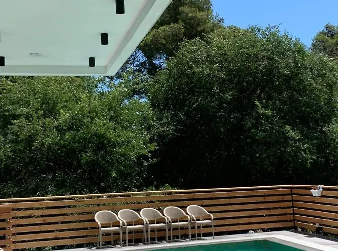 Adria فندق غوليم